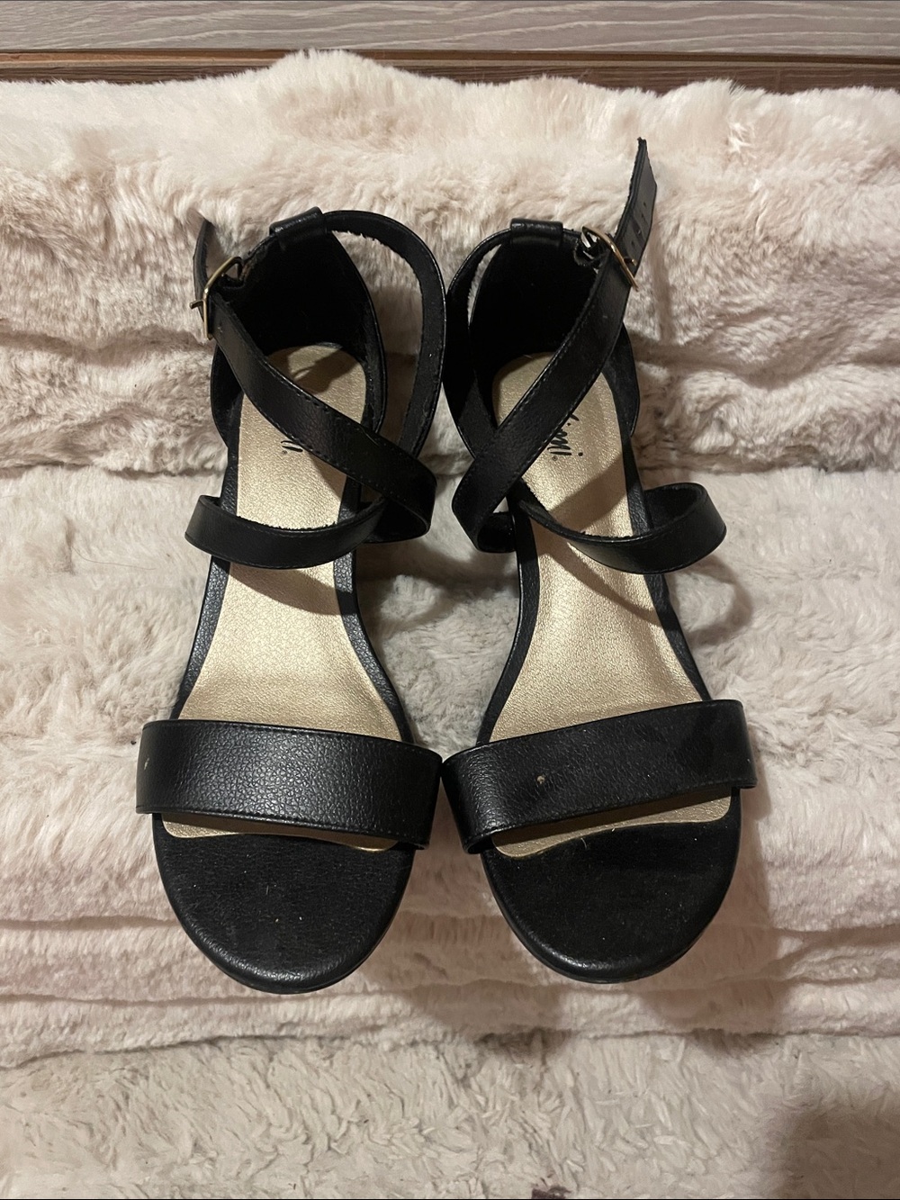 FIONI Clothing Black Crisscross Ankle-Strap Sandals with Buckle
